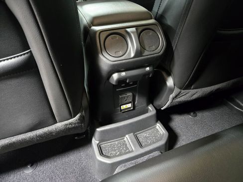 Used 2023 Jeep Wrangler Unlimited Sahara w/ Cold Weather Group image 37