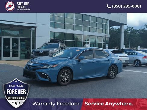 Used 2024 Toyota Camry SE FWD image 1