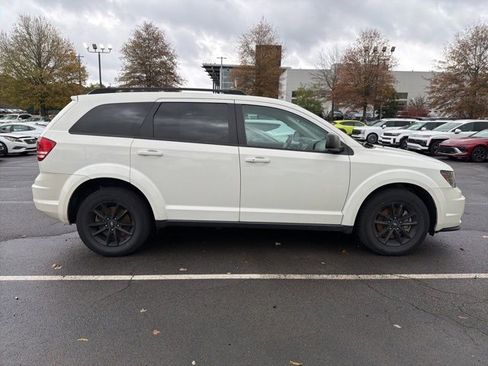 Used 2020 Dodge Journey SE w/ SE Popular Equipment Group image 5