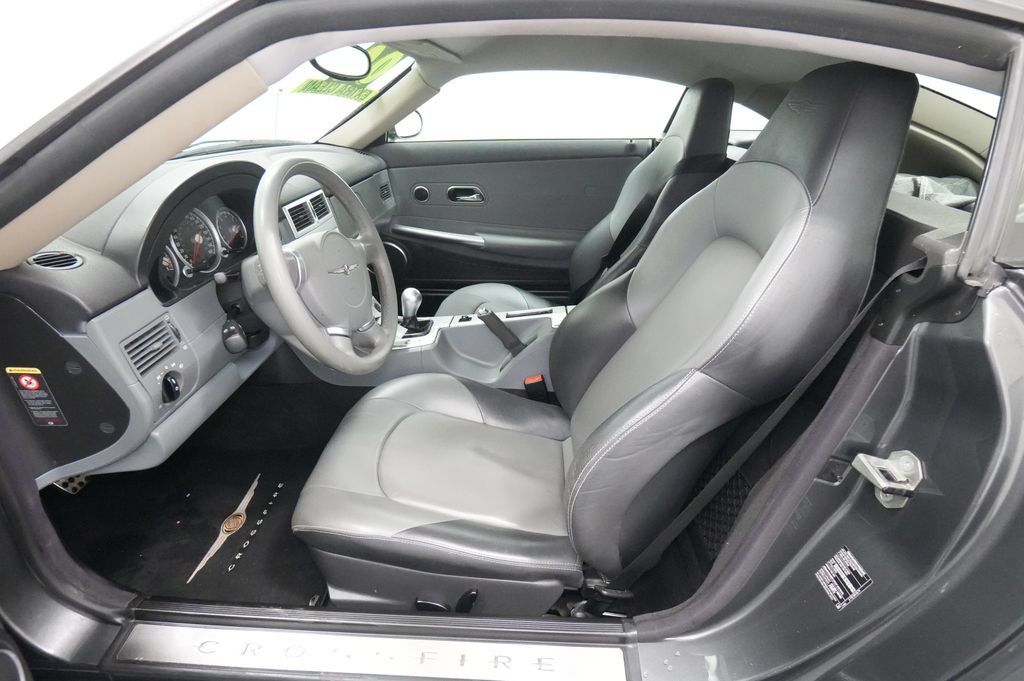 Used 2004 Chrysler Crossfire Coupe RWD image 14