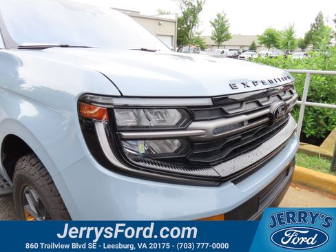 Used 2025 Ford Expedition Tremor AWD/4WD image 8