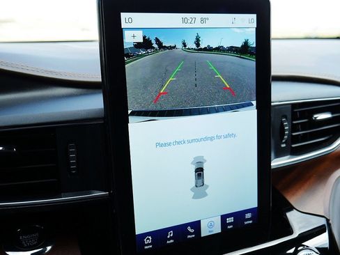 Used 2024 Ford Explorer King Ranch w/ Technology Package AWD/4WD image 39