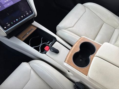 Used 2019 Tesla Model X Long Range image 18