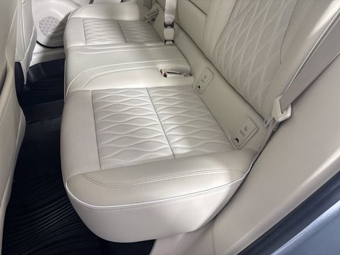 Used 2023 Buick Envision Avenir image 26