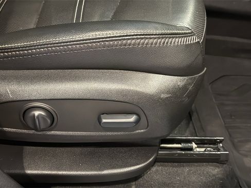 Used 2022 GMC Terrain Denali image 13