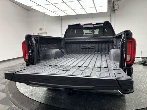 Used 2019 GMC Sierra 1500 SLT w/ SLT Convenience Package AWD/4WD image 31