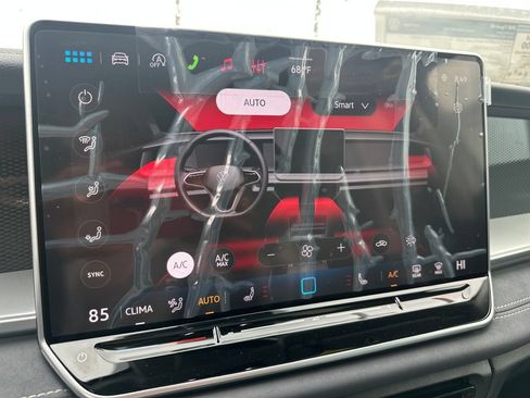 New 2026 Volkswagen Tiguan SE AWD/4WD image 16