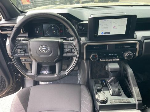 Used 2025 Toyota Tacoma SR5 image 4