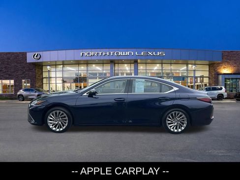 Used 2022 Lexus ES 350 Ultra Luxury w/ Accessory Package 2 FWD image 2