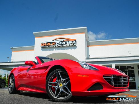 Used 2015 Ferrari California T image 1