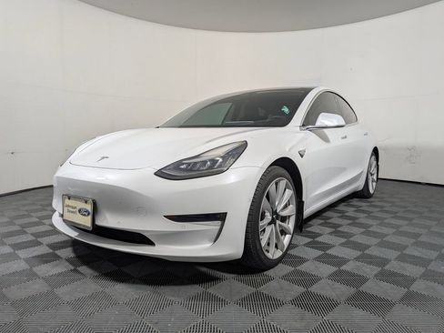 Used 2018 Tesla Model 3 Long Range RWD image 4