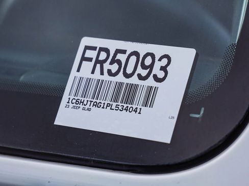 Certified 2023 Jeep Gladiator Sport image 29