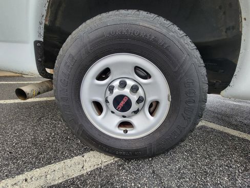 Used 2022 GMC Savana 2500 RWD image 45