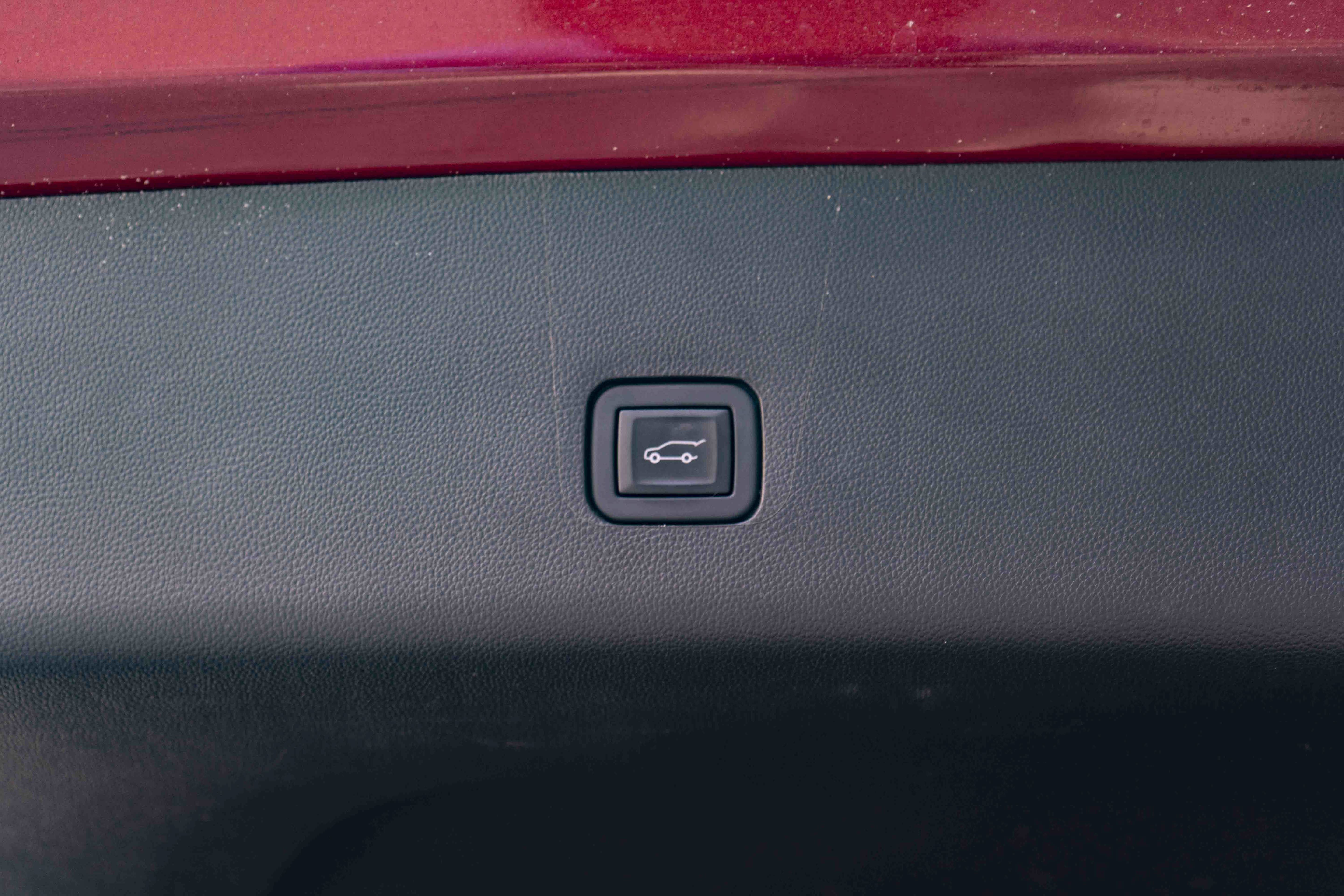 Used 2023 Chevrolet Traverse High Country w/ LPO, Floor Liner Package FWD image 49