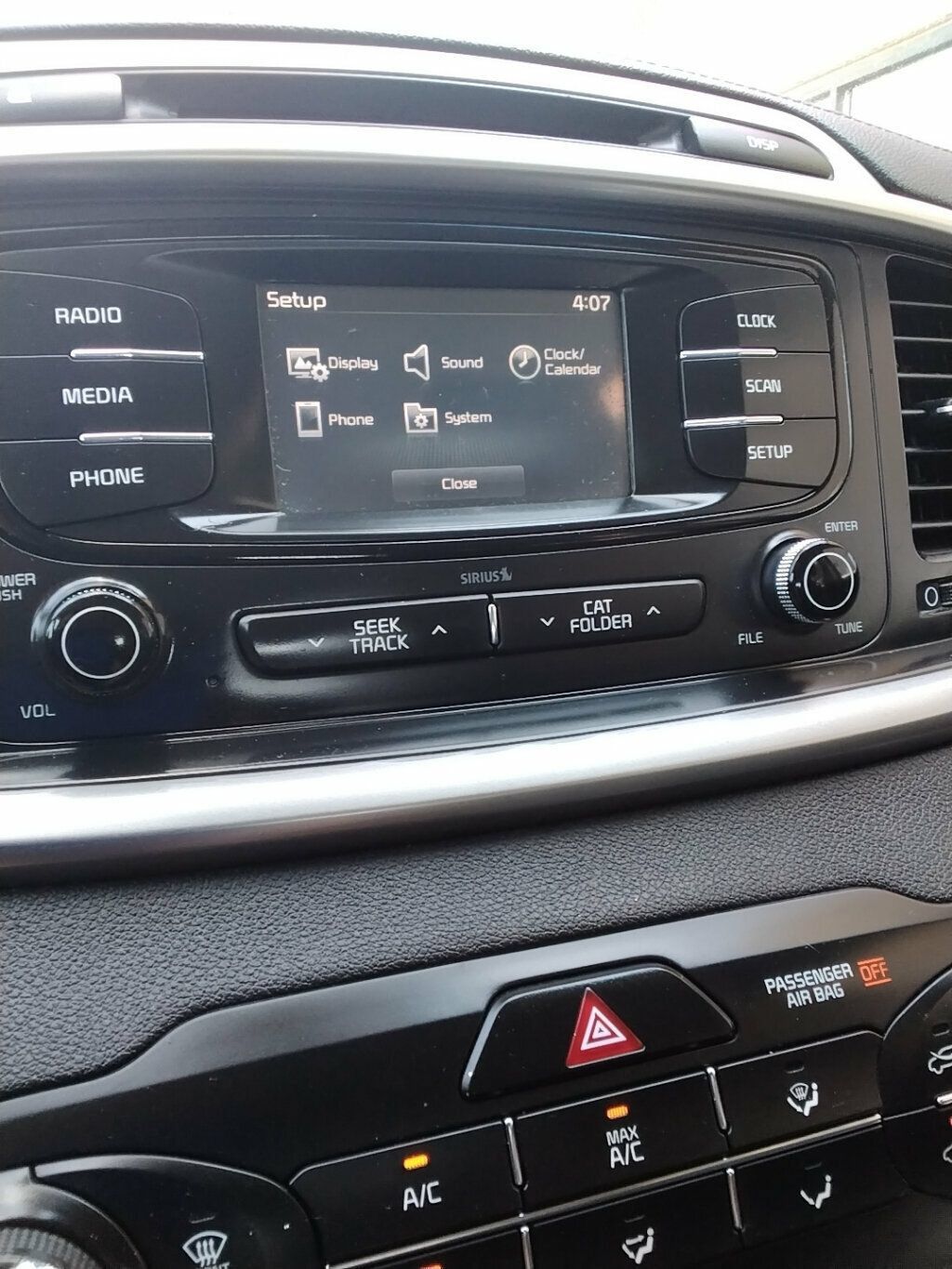Used 2017 Kia Sorento FWD image 16