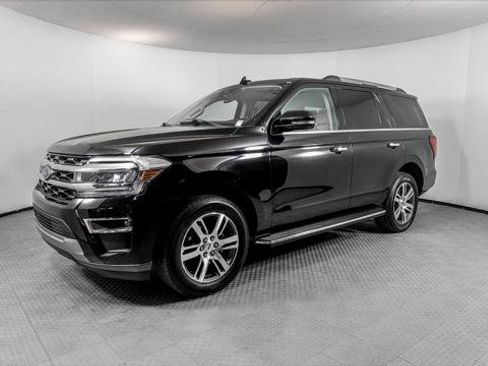 Used 2023 Ford Expedition Limited image 2