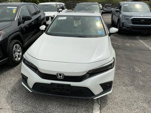 Used 2023 Honda Civic Touring image 3