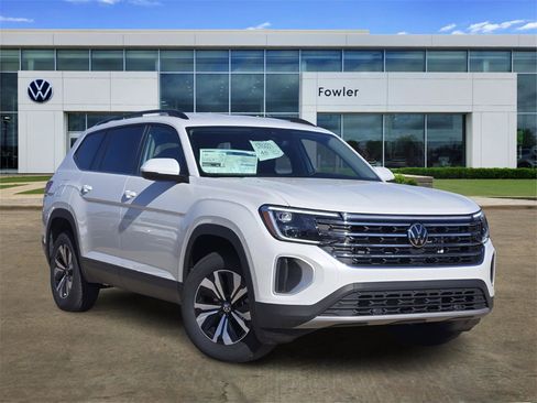 New 2026 Volkswagen Atlas SE image 1