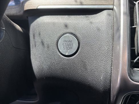 Used 2023 Kia Sorento S w/ Panoramic Sunroof Package AWD/4WD image 23