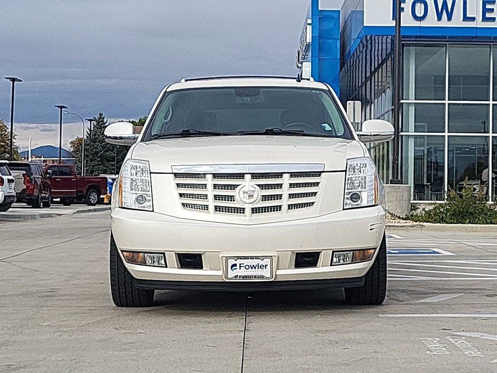 Used 2008 Cadillac Escalade AWD image 3