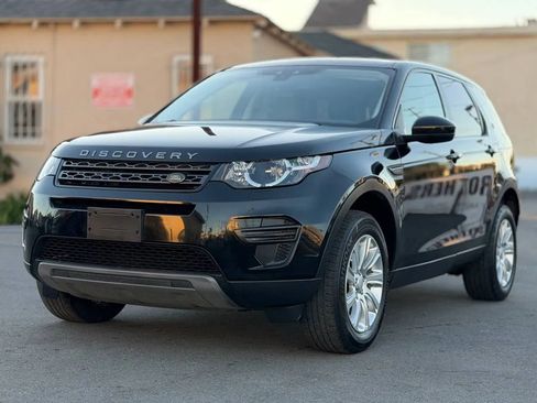 Used 2018 Land Rover Discovery Sport SE image 4