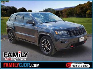 Used 2018 Jeep Grand Cherokee Trailhawk video 1