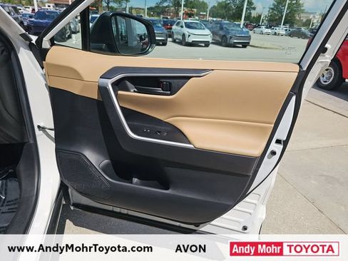 Used 2022 Toyota RAV4 LE AWD/4WD image 33