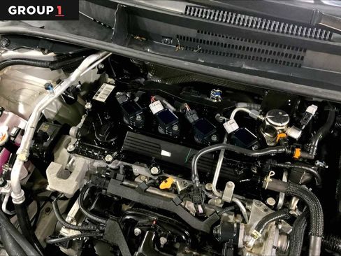 Certified 2025 Toyota Corolla SE image 33