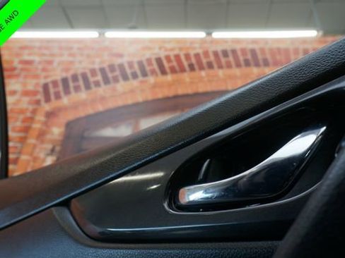 Used 2017 Nissan Rogue SV w/ SV Premium Package image 28