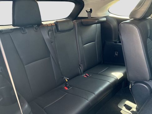 Used 2022 Toyota Highlander XLE image 27