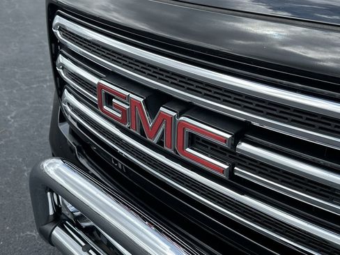 Used 2017 GMC Canyon SLE w/ All Terrain Package image 32