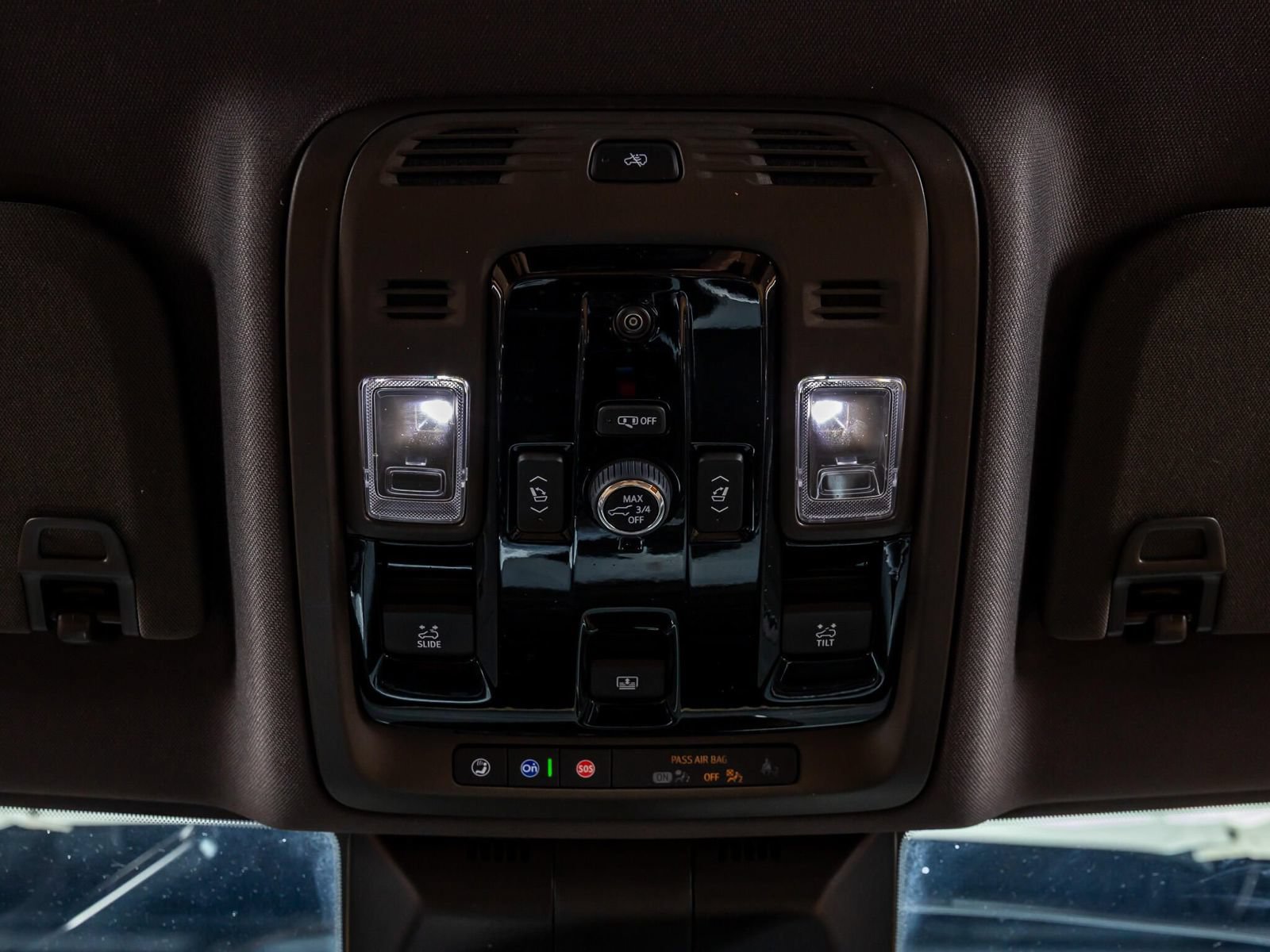 Used 2025 Cadillac Escalade Premium Luxury w/ LPO, Floor Liner Package AWD/4WD image 25