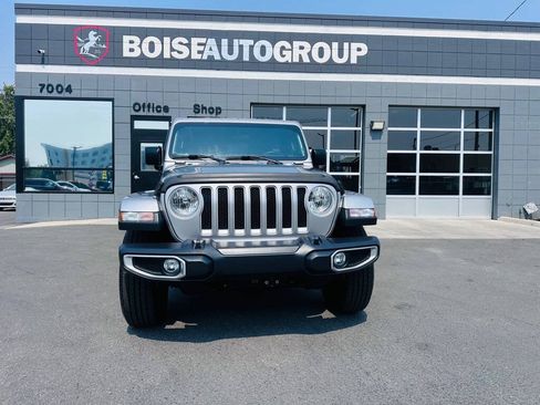 Used 2018 Jeep Wrangler Unlimited Sahara AWD/4WD image 2