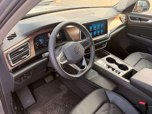 Certified 2024 Volkswagen Atlas SE AWD/4WD image 10