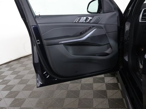 Used 2022 BMW X5 xDrive40i w/ M Sport Package image 28