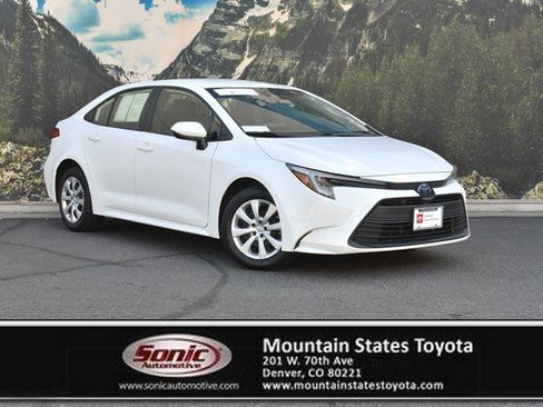 Certified 2025 Toyota Corolla LE FWD image 1