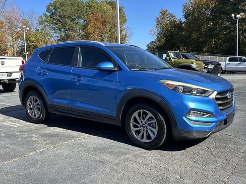 Used 2016 Hyundai Tucson SE w/ Option Group 02 image 2
