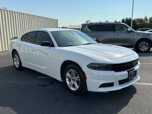 Used 2023 Dodge Charger SXT image 3