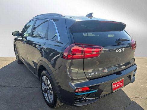 Used 2022 Kia Niro EX image 5