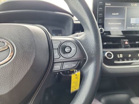 Used 2022 Toyota Corolla LE image 25