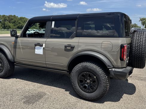 New 2026 Ford Bronco Badlands w/ Wildtrak Package AWD/4WD image 4
