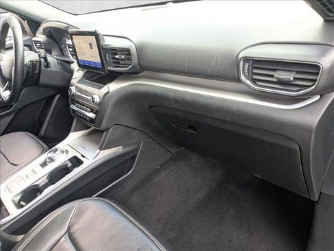 Used 2020 Ford Explorer XLT w/ Equipment Group 202A image 20