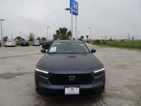 Certified 2025 Honda Accord SE image 2