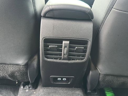 Used 2025 Toyota Corolla Cross XLE image 21