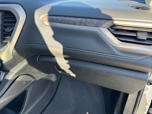 Used 2021 GMC Acadia Denali w/ Denali Ultimate Package image 21