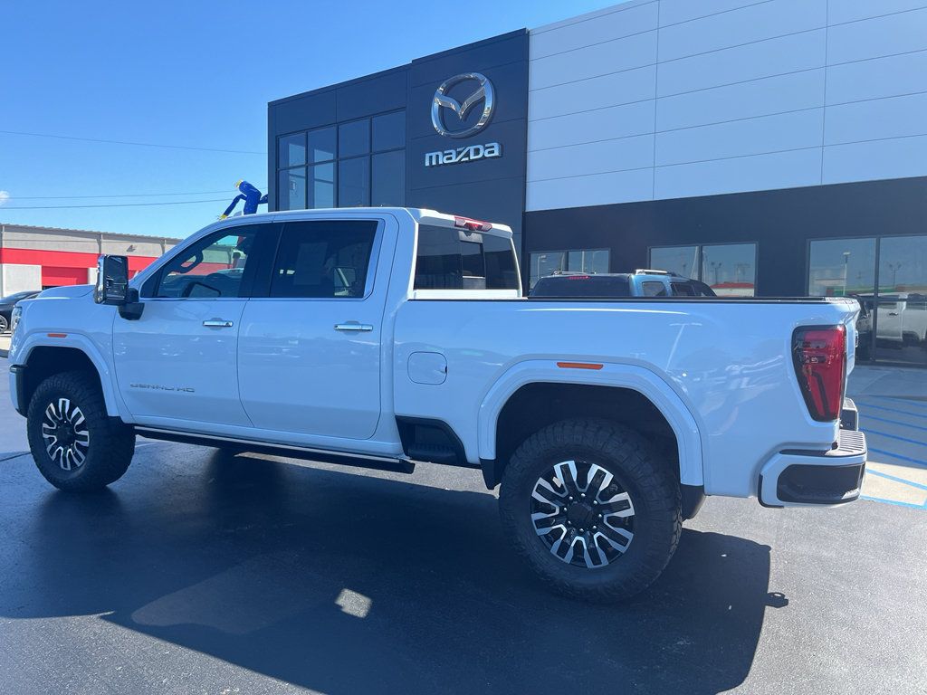 Used 2026 GMC Sierra 2500 Denali Ultimate AWD/4WD image 3