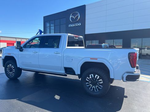 Used 2026 GMC Sierra 2500 Denali Ultimate AWD/4WD image 3