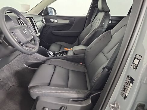Certified 2026 Volvo XC40 B5 Plus AWD/4WD image 15