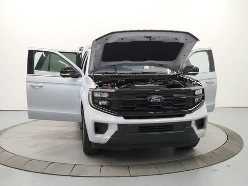 Used 2025 Ford Expedition Active AWD/4WD image 11