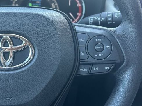 Used 2023 Toyota RAV4 XLE image 17